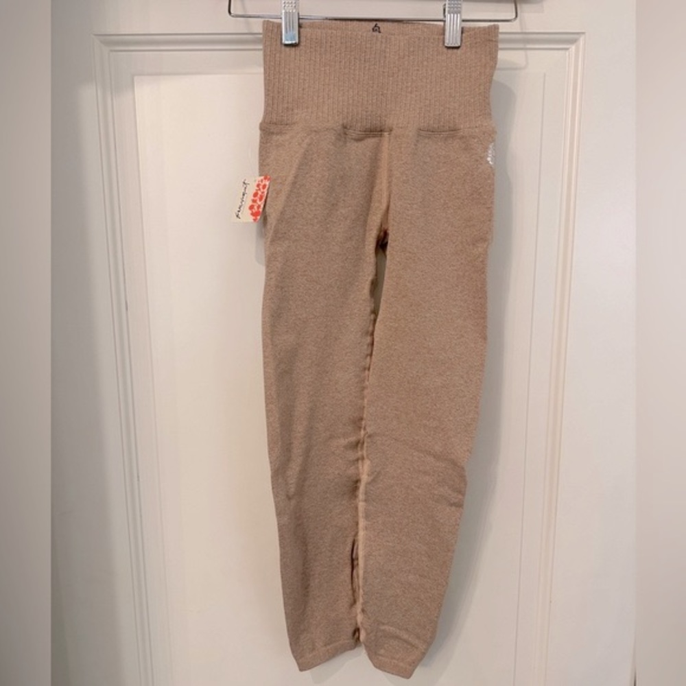 Free people movement good karma legging NWT - Picture 4 of 10
